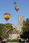 LECTOURE - Rassemblement de montgolfières : montgolfières au-dessus de la cathédrale     