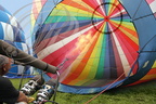 LECTOURE - Rassemblement de montgolfières : le gonflage 