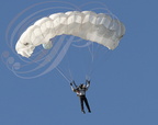 SAUT EN PARACHUTE - École Française de Parachutisme de Bouloc (82) - Laurent BARES (1200 sauts) venant de réaliser son premier saut depuis une montgolfière