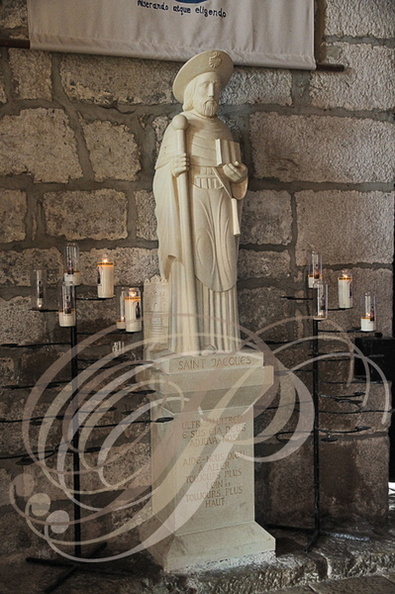 ROCAMADOUR_Le_sanctuaire_Basilique_Saint_Sauveur_statue_deSaint_Jacques_de_Compostelle.jpg