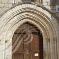 ROCAMADOUR - Le sanctuaire : Basilique Saint-Sauveur (la porte en bois sculpté surmontée d'arcs ogivaux)