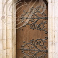 ROCAMADOUR - Le sanctuaire : porte sur le parvis des églises