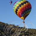 Rocamadour_Montgolfiades_montgolfieres_selevant_au_dessus_de_la_vallee_de_lAlzou.jpg