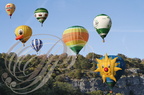 ROCAMADOUR - les Montgolfiades : montgolfières s'élevant au-dessus des coteaux