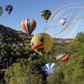 ROCAMADOUR - les Montgolfiades : montgolfières s'élevant au-dessus de la vallée de l'Alzou