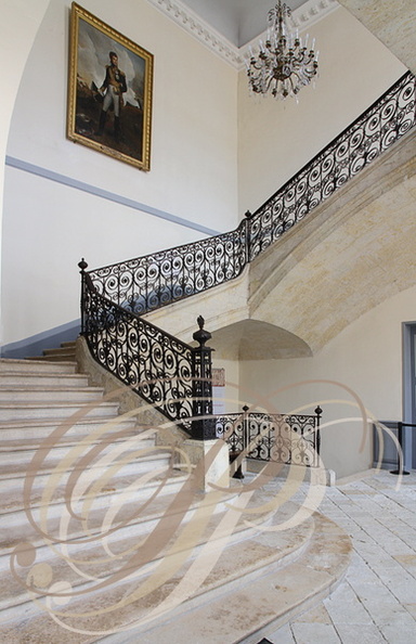 LECTOURE_Mairie_ancien_Eveche_du_XVIIe_siecle_escalier_inscrit_MH.jpg