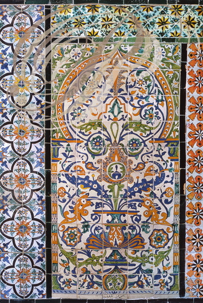 KAIROUAN_La_Mosquee_du_Barbier_detail_de_ceramique_murale__.jpg