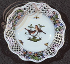 HONGRIE - HÉREND : assiette ajourée en porcelaine (motif "Rothschild")