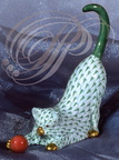 HONGRIE - HÉREND : figurine  en porcelaine (chat : décor résille vert et or)