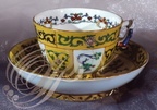 HONGRIE - HÉREND : tasse et soucoupe, décor Gödölló (initialement "Siang")