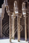 MOSQUÉE HASSAN II - 5 - patio privé : colonnes en marbre ciselé