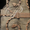 ROCAMADOUR - le sanctuaire : chapelle Saint-Louis (détail des ferrures ornant la porte)