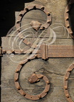 ROCAMADOUR - le sanctuaire : chapelle Saint-Louis (détail des ferrures ornant la porte)