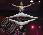 NOËL en CIRQUE 2014 à Valence d'Agen : BLACK AND WHITE FANTASY (Chine) - acrobates