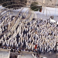 MOSQUÉE HASSAN II - 0 - le jour de l'inauguration le 30 aout 1993 : la foule dans les rues convergeant vers la mosquée