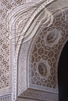 TELOUET - KASBAH du GLAOUI : décors en gebs polychrome sur un mur et dans un intrados