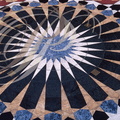 CASABLANCA - PALAIS ROYAL - Dar Ouma : sol couvert de dalles de marbre disposées comme les motifs d'un zellige avec au centre une étoile à 24 branches