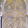 MARRAKECH - PALAIS ROYAL : la salle turque (panneau de rosaces en gebs doré)
