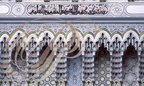 MARRAKECH - PALAIS ROYAL : salle turque : décors en gebs polychromes floraux, géométriques et callibraphiques