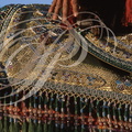 FANTASIA (Maroc) - harnachement : tapis de selle brodé aux fils d'or 