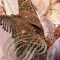 FANTASIA (Maroc) - harnachement : dossier de selle et tapis de selle brodés aux fils d'or