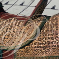 FANTASIA (Maroc) - harnachement : selle et tapis de selle brodés de fils d'or