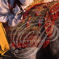 FANTASIA (Maroc) - vêtement du cavalier : botte en cuir brodé et tapis de selle brodé aux fils d'or      