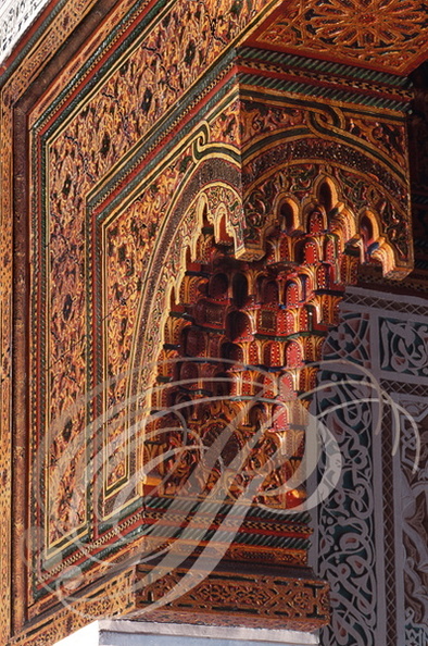 MEKNÈS - PALAIS ROYAL - décor en bois peint (zouak) : mouqarnas