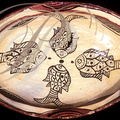 SEJNANE (Kroumirie) - poterie en terre crue : plat aux poissons