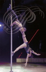 NOËL EN CIRQUE 2013 à Valence d'Agen : TEMPO TURN IVAN DOTSENKO et CARLY SHERIDAN d'Ukraine et Canada (Pole Dance Acrobatique)
