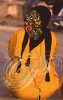 TAROUDANNT - femme en djellaba et foulard brodé