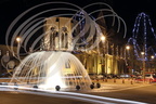 VALENCE d'AGEN - église Notre-Dame et jet d eau (illuminations de fin d'année)