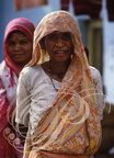 INDE (Madhya Pradesh) - KHAJURAHO : vieille femme (portrait)
