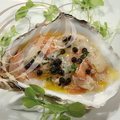 TARTARE DE SAUMON,  HUITRE et BAR relevé de gingembre, caviar de hareng fumé (Bistrot Constant à Montech - 82)