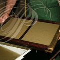 BROUSSE ET VILLARET ( Aude) - MOULIN à papier : travail de la pâte dans le cadre