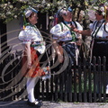 HOLLÓKÖ - femmes en costume traditionnel de fête 