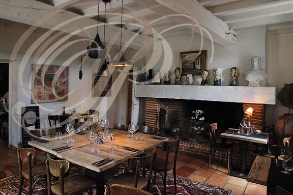 "Chez Ernest" à Montauban (82) : une salle du restaurant 