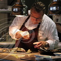 AGEN - restaurant "LA TABLE d'ARMANDIE" de Michel Dussau : le chef en cuisine 