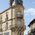 AGEN_boulevard_de_la_Republique_au_fond_clocher_de_l_eglise_Saint_Hilaire.jpg
