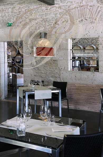 CIEURAC_LA_TABLE_DE_HAUTE_SERRE_salle_du_restaurant_.jpg