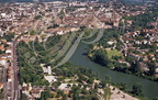 MONTAUBAN - vue aérienne : Villenouvelle (à gauche), le Tarn, Villebourbon (à droite)