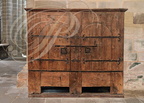 AUBAZINE - église abbatiale : armoire à mobilier lithurgique dite conditoria en chene a serrures et pentures en fer forgé (XIIe xiècle) - la plus ancienne de France et d'Europe 