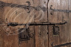 AUBAZINE - église abbatiale : armoire à mobilier lithurgique dite "conditoria" en chêne ( XIIe siècle la plus ancienne de France et d'Europe : détail des ferrures)