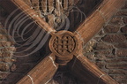 COLLONGES-LA-ROUGE - Chapelle des Pénitents  (interieur : clef de voûte de la croisèe d'ogives)