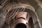 COLLONGES-LA-ROUGE - église Saint-Pierre : la voûte de la nef romane