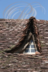 COLLONGES-LA-ROUGE - fenêtre de toiture en lauzes