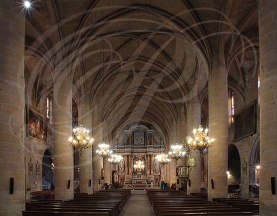 GRENADE - église Notre-Dame de l'Assomption : la nef et la voûte en croisées d'ogives