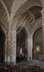 AMBIALET - Chapelle romane Notre-Dame de l'Auder (XIe siècle) : piliers massifs soutenant la voûte de la nef