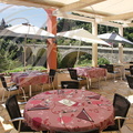 AMBIALET - hôtel restaurant du Pont : la terrasse et le pont sur le Tarn