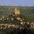 NAJAC -  la forteresse royale (XIIe et XIIIe siècles) dominant le village (face est)